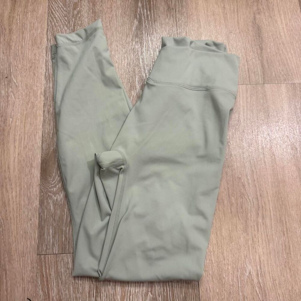 PAVOI FlexFlow high-rise leggings in Sage/Moon, size Medium